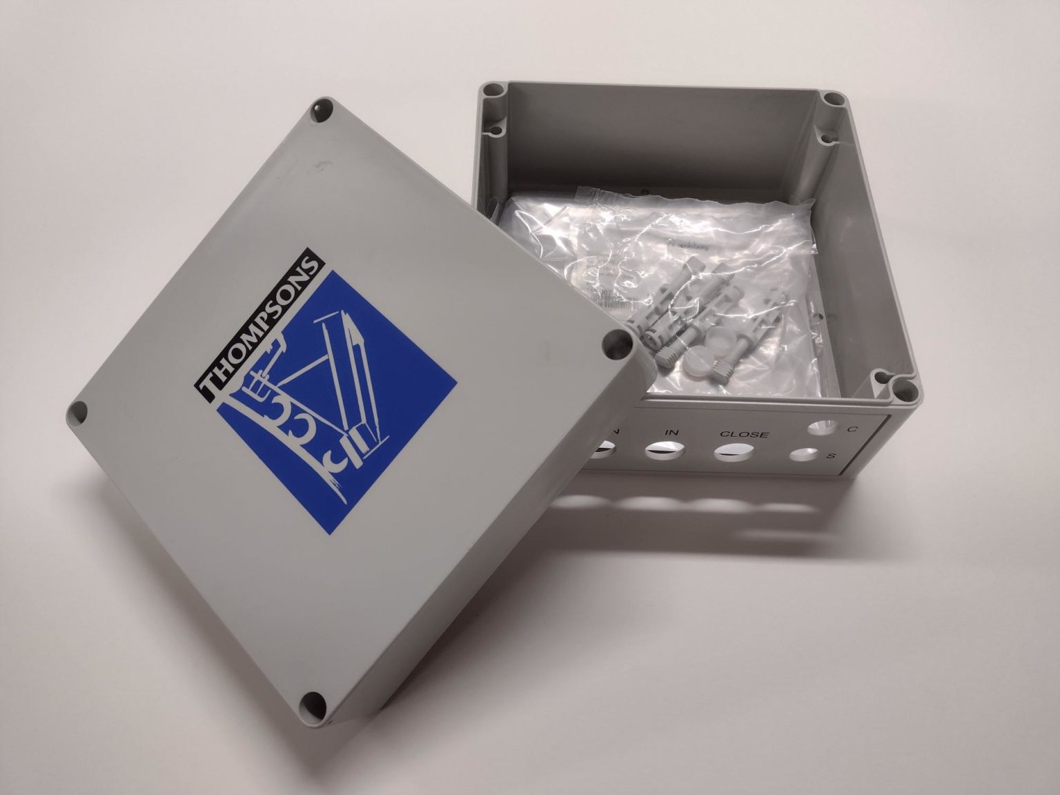 Thompsons Autoloctailgate box empty enclosure & fittings Thompsons E