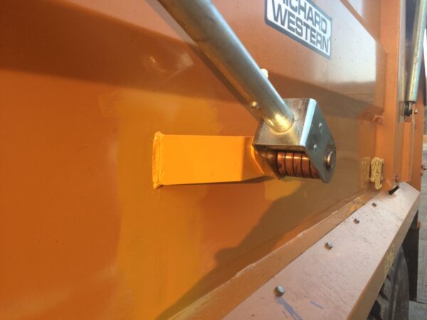 Agri Flip front to rear sheeting system for agricultural dumper trailers. - Image 2