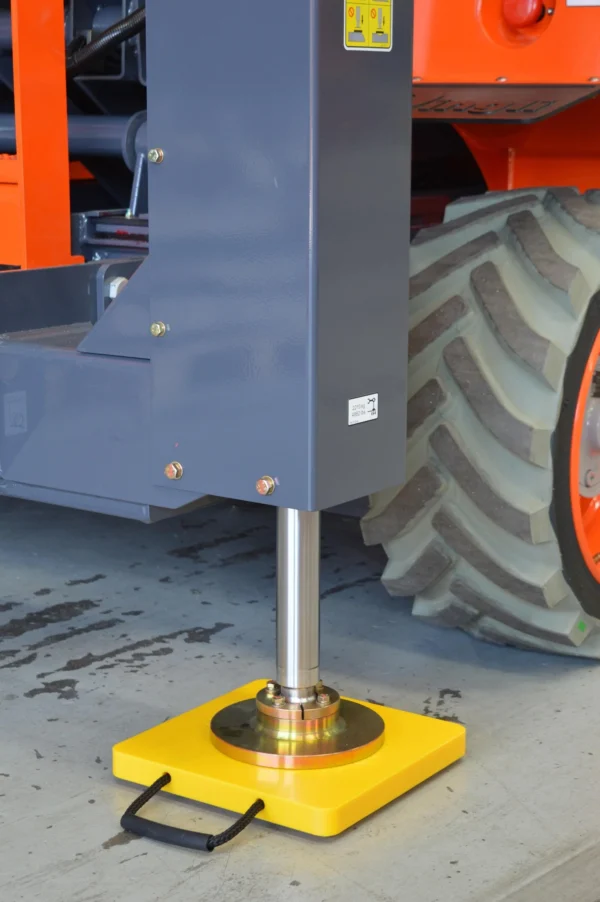 Hi-Viz Crane Outrigger Pad Various Sizes. - Image 3